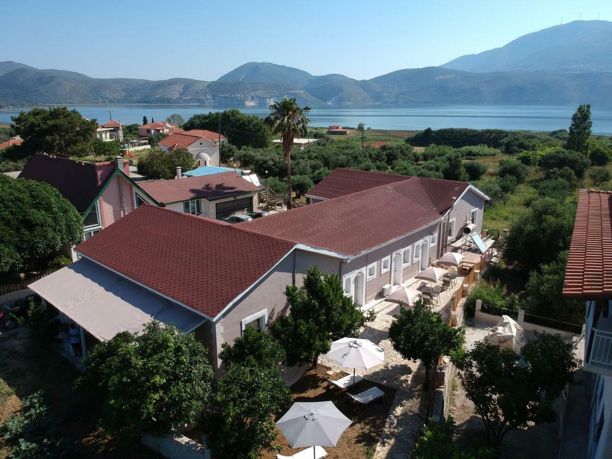 Petros Rooms & Apartments Lixouri Exterior foto