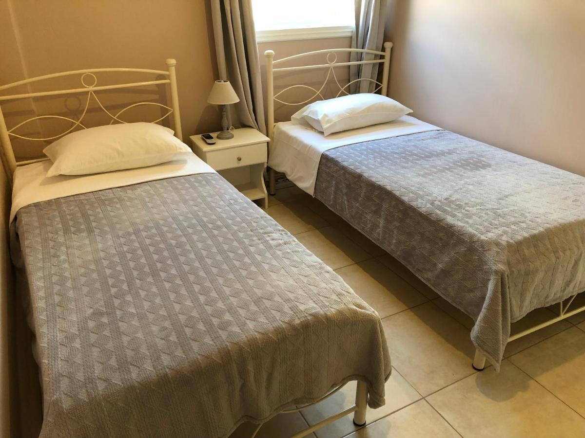 Petros Rooms & Apartments Lixouri Exterior foto