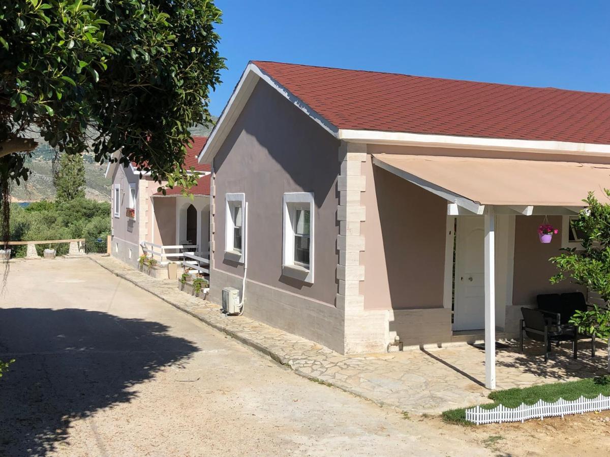 Petros Rooms & Apartments Lixouri Exterior foto